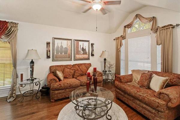 6321 Cobblestone Lane, Arlington, TX 76001