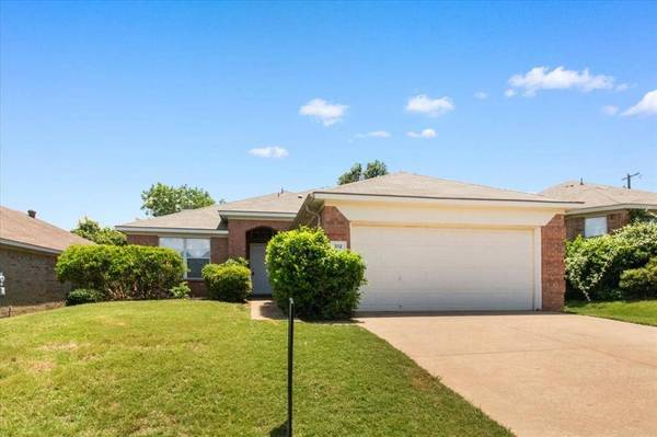 312 Goldeneye Lane, Fort Worth, TX 76120