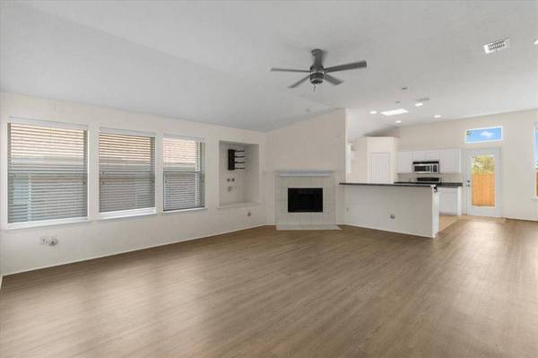 312 Goldeneye Lane, Fort Worth, TX 76120