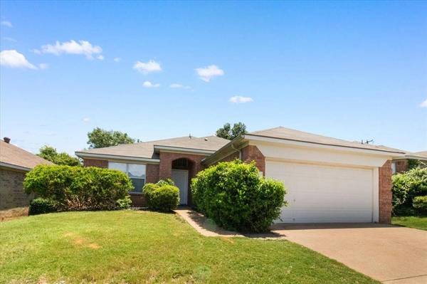 312 Goldeneye Lane, Fort Worth, TX 76120