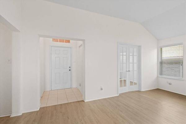 312 Goldeneye Lane, Fort Worth, TX 76120