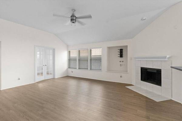 312 Goldeneye Lane, Fort Worth, TX 76120