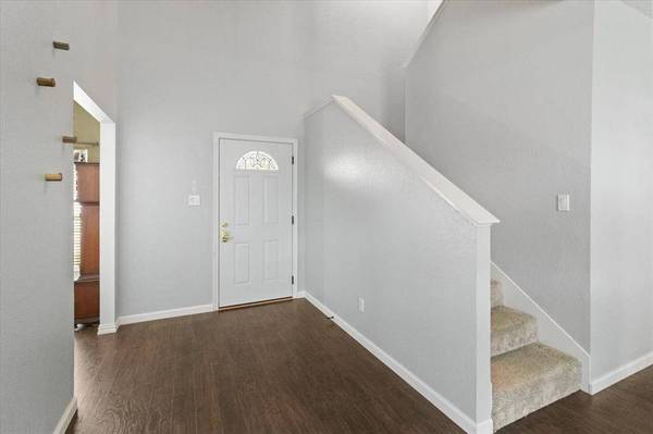 2826 Garden Oaks Place, Grand Prairie, TX 75052