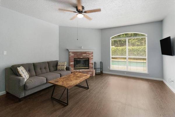 2826 Garden Oaks Place, Grand Prairie, TX 75052