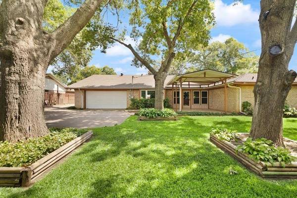 1705 Wellington Court, Arlington, TX 76013