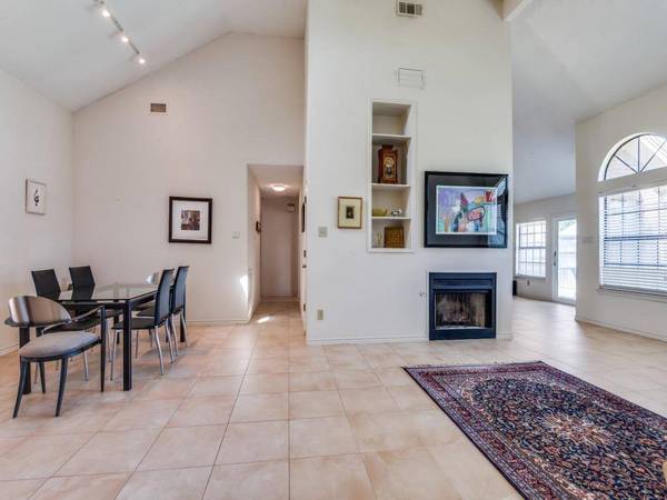 712 Gunnison Court, Arlington, TX 76006