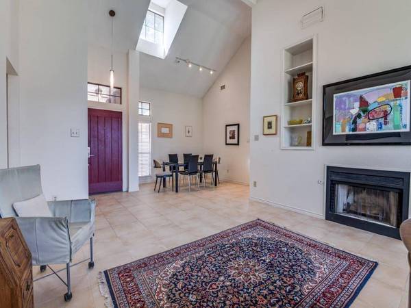 712 Gunnison Court, Arlington, TX 76006