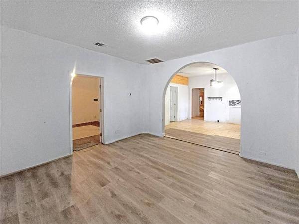 1209 15th Place, Fort Worth, TX 76164