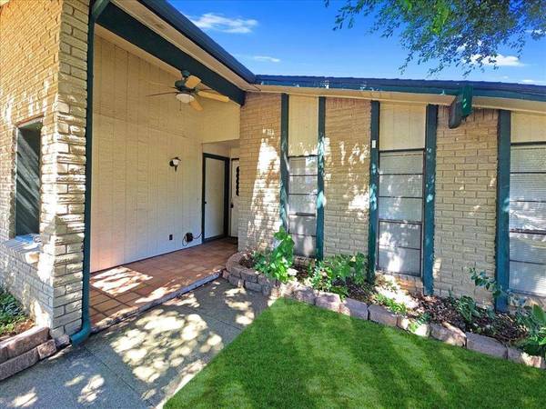 2623 Crestmoor Court, Arlington, TX 76016