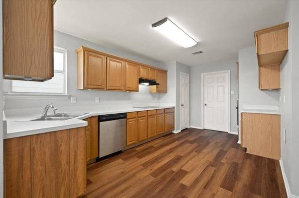 1704 Cancun Drive, Mansfield, TX 76063