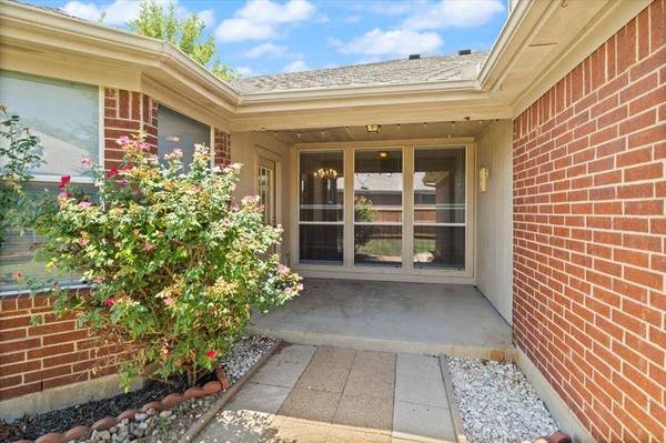 1704 Cancun Drive, Mansfield, TX 76063