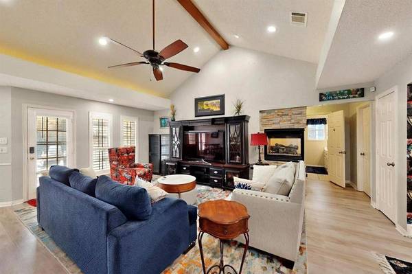 3421 Woodside Drive, Arlington, TX 76016