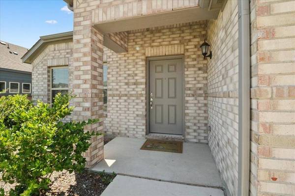 1328 Fox Glen Trail, Crowley, TX 76036