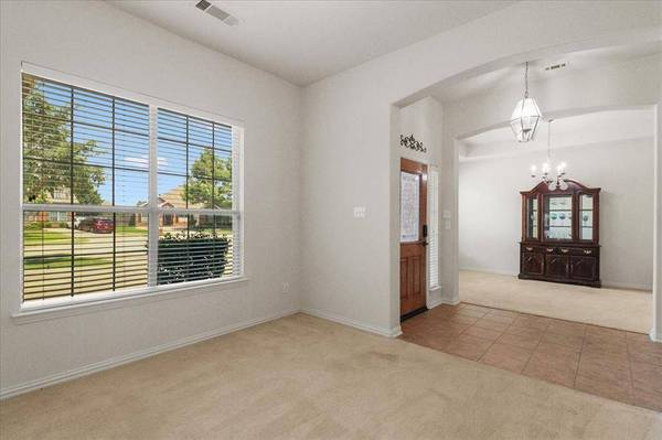 5312 Hockley Drive, Grand Prairie, TX 75052