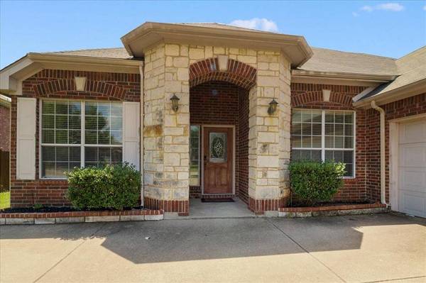 5312 Hockley Drive, Grand Prairie, TX 75052