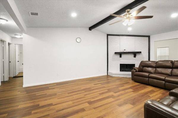 3604 Fort Hunt Drive, Arlington, TX 76016