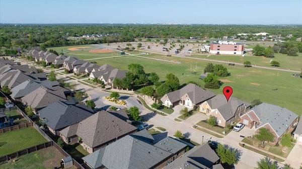 6909 Clayton Nicholas Court, Arlington, TX 76001