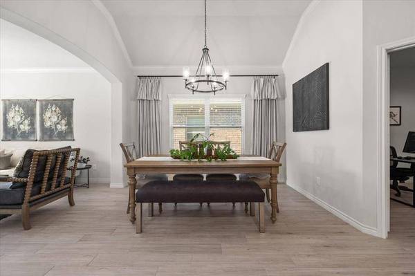 6909 Clayton Nicholas Court, Arlington, TX 76001