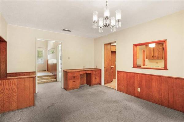 2803 Oak Cliff Lane, Arlington, TX 76012