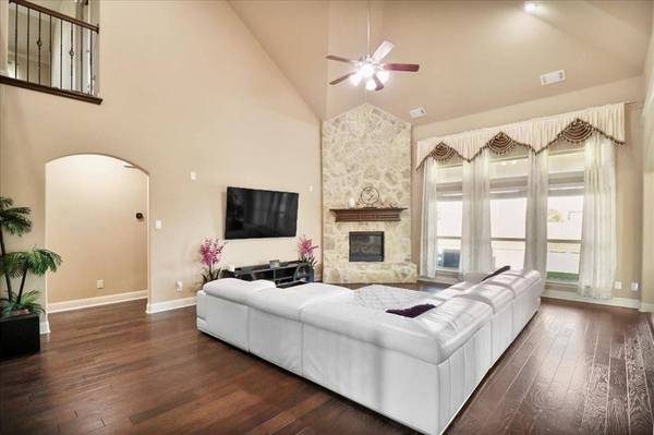 5225 Edgebrook Way, Fort Worth, TX 76244