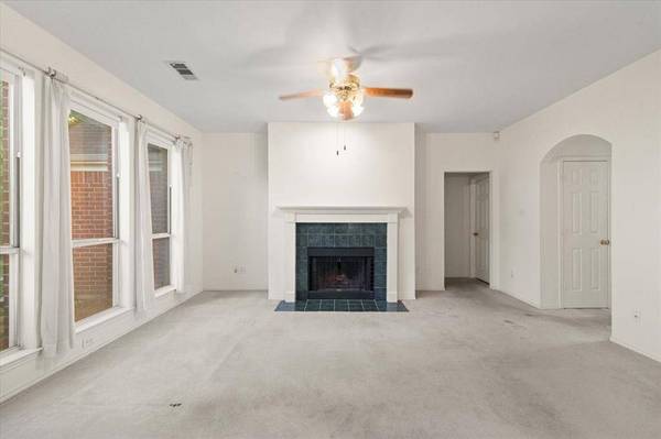 1100 Bellingham Place, Arlington, TX 76001