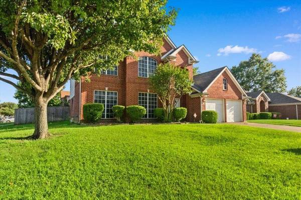 1100 Bellingham Place, Arlington, TX 76001
