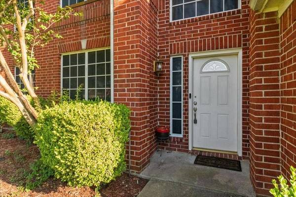 1100 Bellingham Place, Arlington, TX 76001