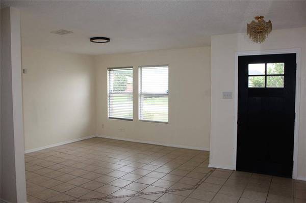 630 Bluechalk Drive, Cedar Hill, TX 75104