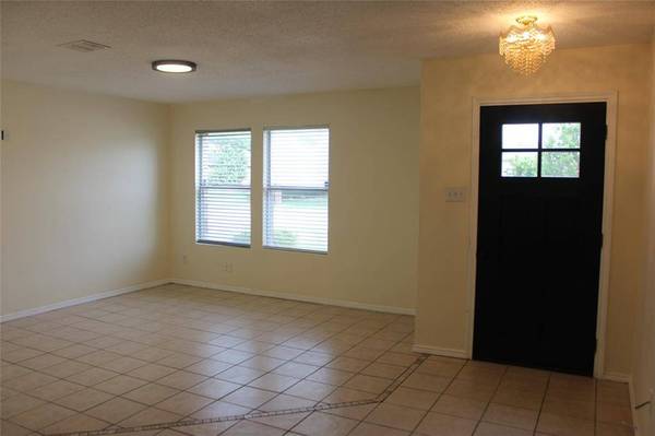 630 Bluechalk Drive, Cedar Hill, TX 75104