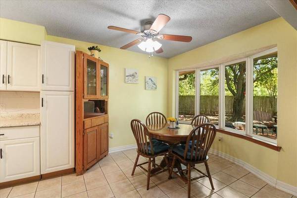 2206 Sexton Drive, Arlington, TX 76015