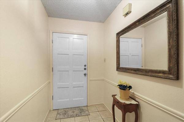 2206 Sexton Drive, Arlington, TX 76015