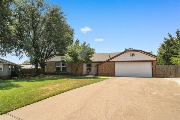 2206 Sexton Drive, Arlington, TX 76015