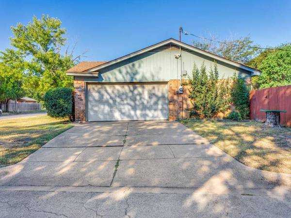 545 Chambers Creek Drive, Everman, TX 76140