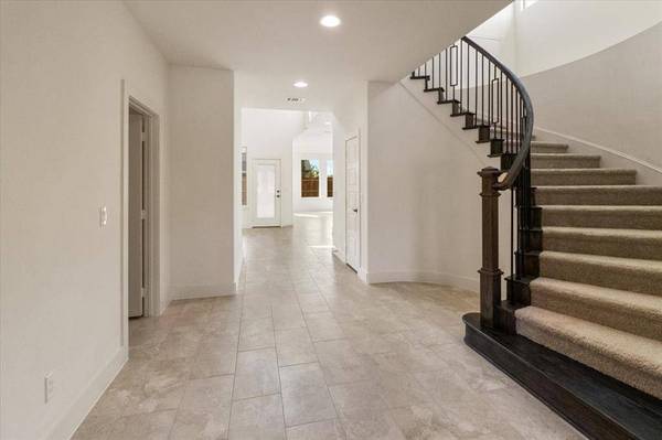 929 Ryed Lane, Fort Worth, TX 76120