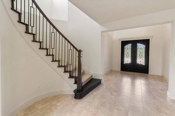 929 Ryed Lane, Fort Worth, TX 76120