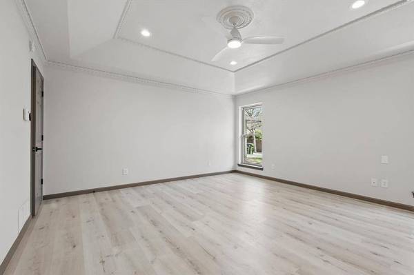 2107 Emerald Lake Drive, Arlington, TX 76013