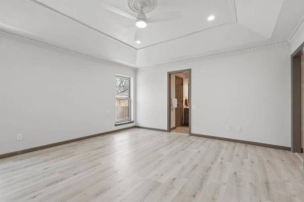 2107 Emerald Lake Drive, Arlington, TX 76013