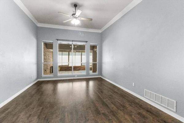 123 Garden Court E, Arlington, TX 76013