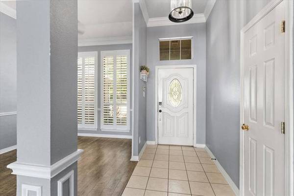 123 Garden Court E, Arlington, TX 76013