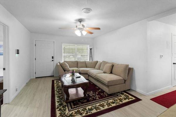 608 N East Street, Arlington, TX 76011