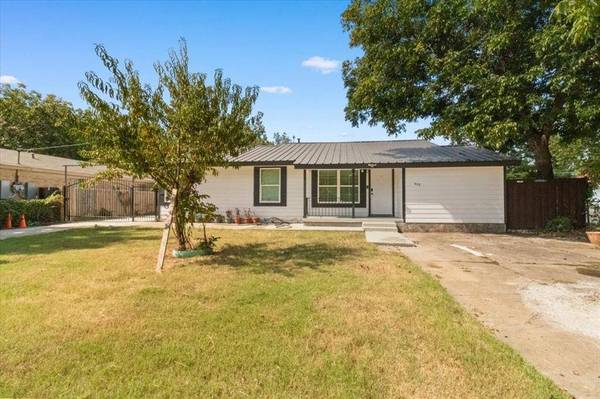 608 N East Street, Arlington, TX 76011