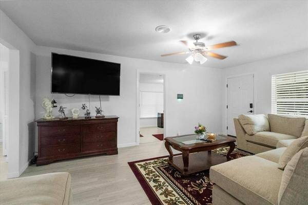 608 N East Street, Arlington, TX 76011