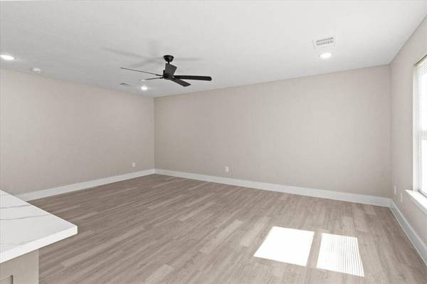 2640 Hutchinson Street, Fort Worth, TX 76106