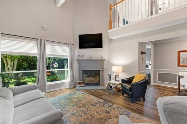 716 Glenview Drive, Mansfield, TX 76063