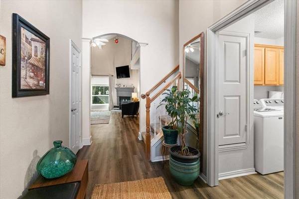 716 Glenview Drive, Mansfield, TX 76063