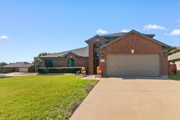 716 Glenview Drive, Mansfield, TX 76063