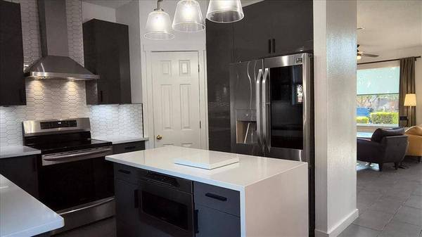 6403 Redstone Drive, Arlington, TX 76001