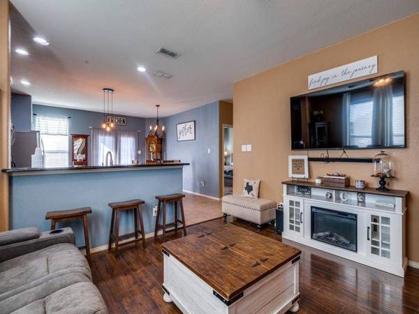 2904 Big Horn Bluff Court, Fort Worth, TX 76108