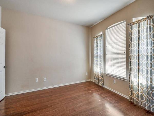 4705 Englishtown Drive, Arlington, TX 76016