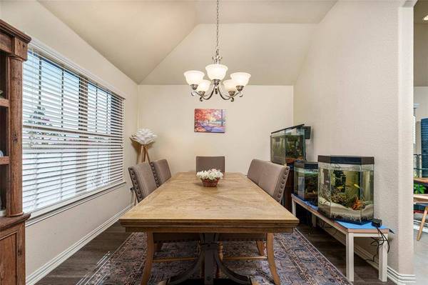 564 Bromeliad Drive, Fort Worth, TX 76052